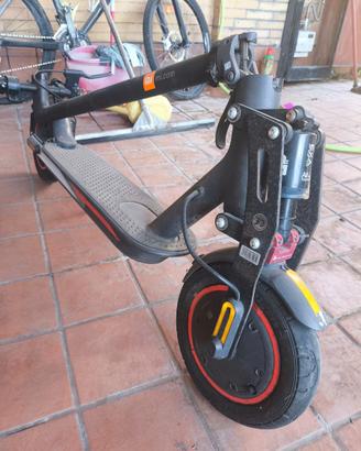 Monopattino Xiaomi Mi Electric Scooter Pro 2