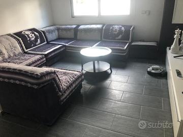 Divano Modulare con Logo Marilyn in Alcantara