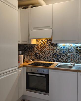 Cucina completa di elettrodomestici