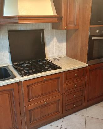 cucina lineare in legno completa 
