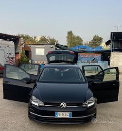 Volkswagen Golf VII 7 anno 06/2018 1.6 automatico