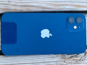 Telefono iPhone 12