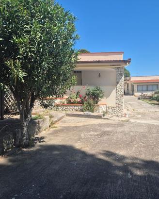 Carini : Due Villette Indipendenti con Ampio