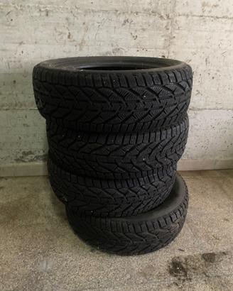 Gomme  invernali 195/55 R16 – Tiger