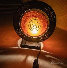 Lampada da tavolo etnica in metallo e resina
