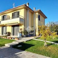 PORZIONE DI BIFAMILIARE A CAPODIMONTE