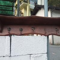 appendi giacche e capelliera.