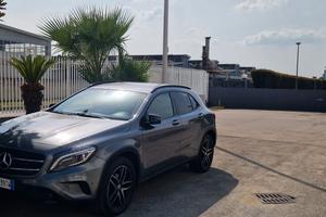 MERCEDES-BENZ GLA 200 CDI 4 Motion