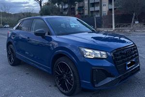 AUDI Q2  IDENTITY BLACK PAKET CARPLAY KAM LED AUT