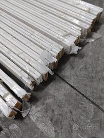 Battiscopa in legno massello bianco