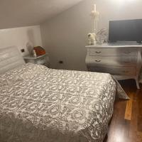 Letto in pelle bianco modello Ormus della Contempo