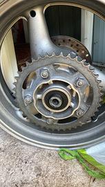 e disponibie  cerchio per honda 600 anno 2007