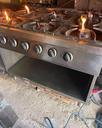 Cucina 6 fuochi L120xP90 cm