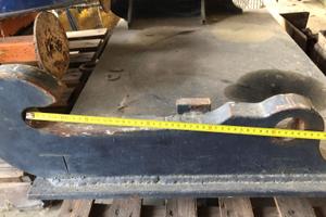 Piastra aggancio lama per pala caricatrice