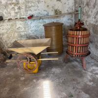 Attrezzatura completa per fare il vino