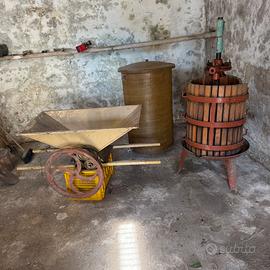 Attrezzatura completa per fare il vino
