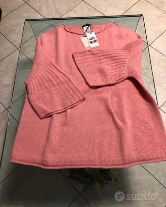 Maglione nuovo con etichetta