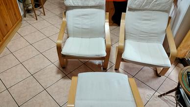 Due poltrone Poang e poggiapiedi 