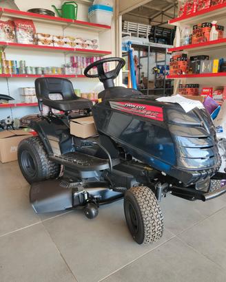 Trattorino rasaerba Castelgarden Twincut 352 cc