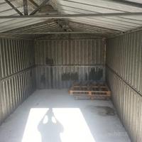 Box uso deposito con guardiania e telecamere