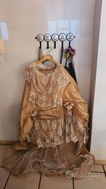 abito da sposa color champagne/oro 