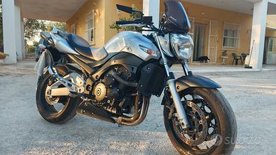 Suzuki gsr 600