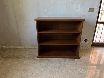 Mobiletto libreria in noce a tre scaffali