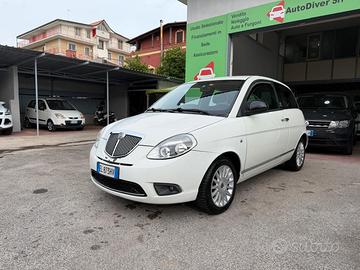 Lancia Ypsilon 1.3 MJT 75 CV Unyca