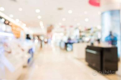 Immobile di 500 m² a Reggio Emilia