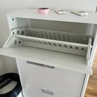 Scarpiera molto capiente: 24 paia di scarpe