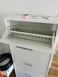 Scarpiera molto capiente: 24 paia di scarpe