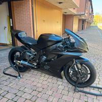 Yamaha R6 pronto pista
