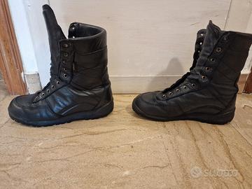 Abbigliamento e attrezzatura militare o softair 