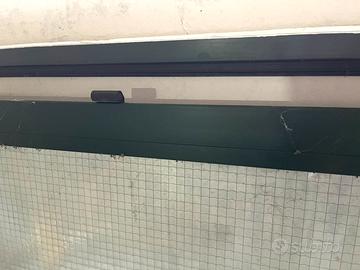 Finestra per garage o capannone
