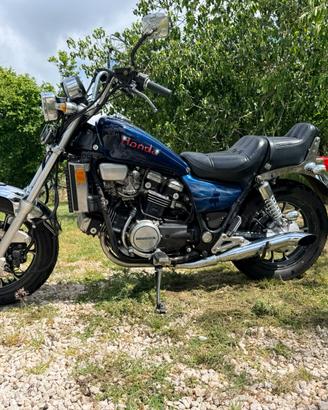 Honda vf 750