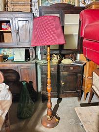 vecchia lampada a colonna