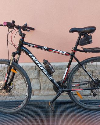 Bicicletta MTB Cannondale 5,con sco e accessori