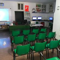 arredamento scuola guida