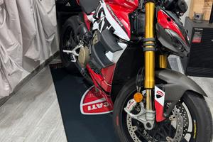 Ducati streetfighter v4s