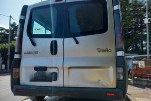 ricambi renault trafic anno 2005