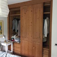 Armadio in legno massello come nuovo