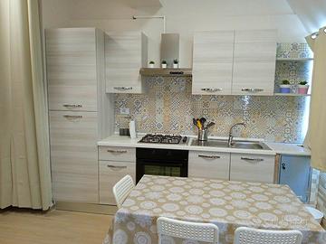 Bilocale in Viale Europa fino a Maggio