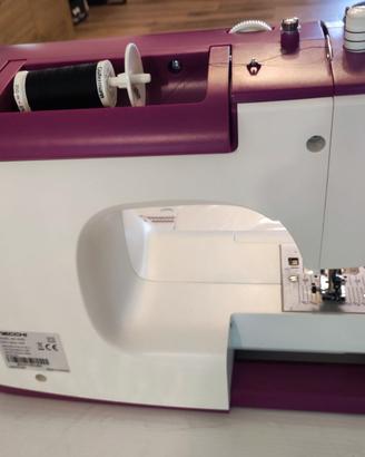 Macchina per cucire elettronica Necchi