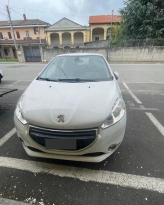 PEUGEOT 208 ANNO 2015