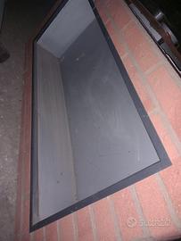 Porta legna da muro. Da sistemare leggermente.