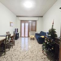 Appartamento di mq 90 con due camere. UA/044