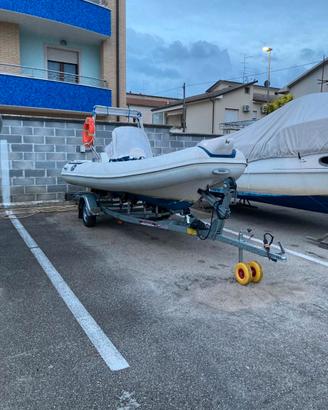 Gommone 40 CV usato pochissimo