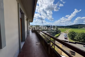 Appartamento di 118 m² con 4 locali e box auto a S
