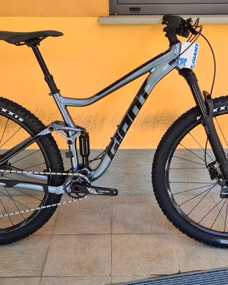 Giant Stance 2 / (PRE-ORDINE)