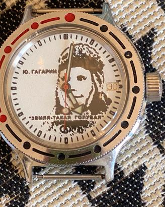 Orologio russo con la figura  Yuri Gagarin